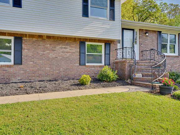 4th image of 903 Brynewood Park Dr