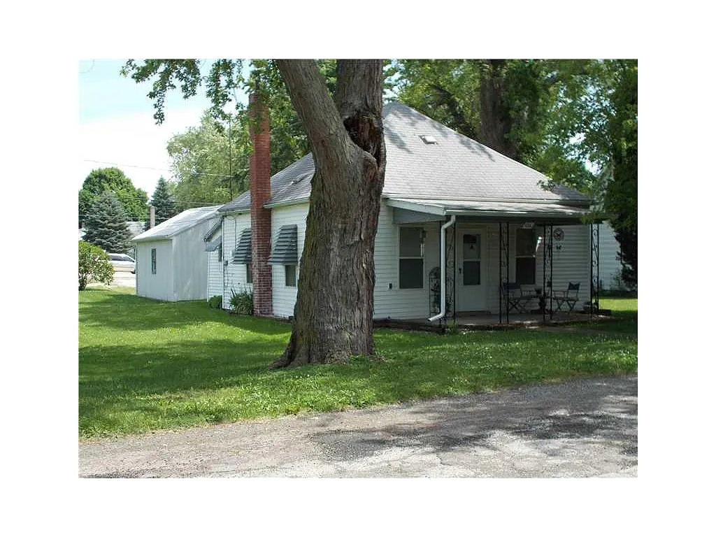 114 E 5th St photo 1