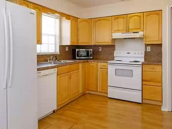 3rd image of 7429 Daniel Webster Dr APT C