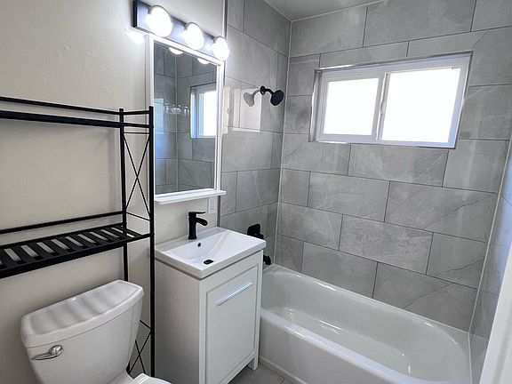 4th image of 644 Lincoln St #2