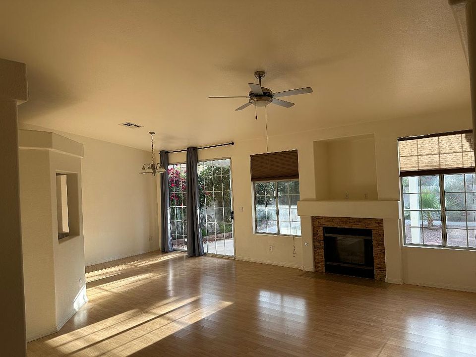 1st image of 37 Diplomat Ct
