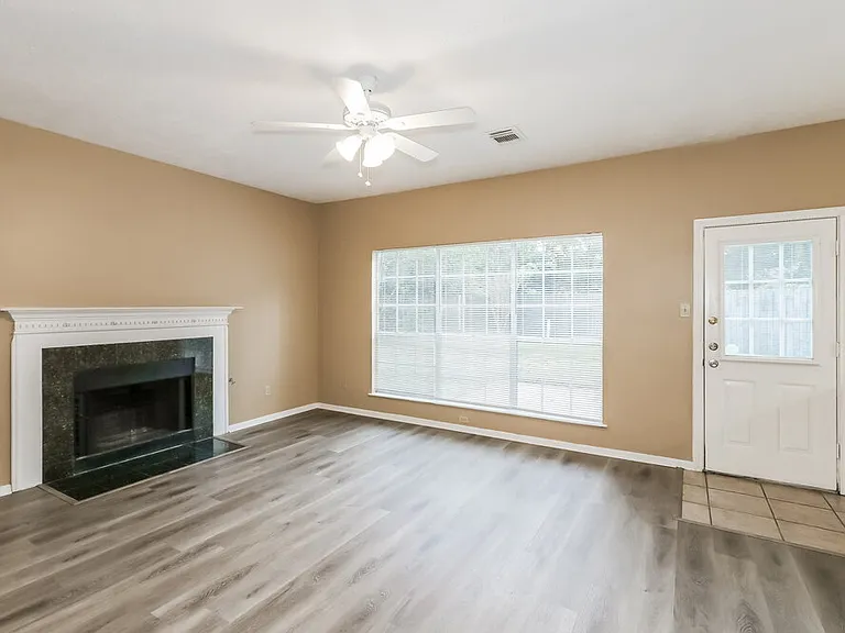 11423 Willow Field Dr — Photo 6