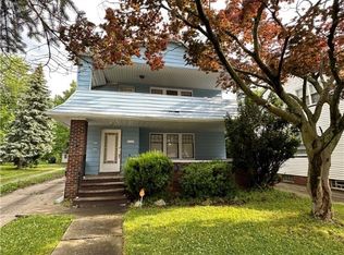 2304 Noble Rd, Cleveland Heights, OH 44121