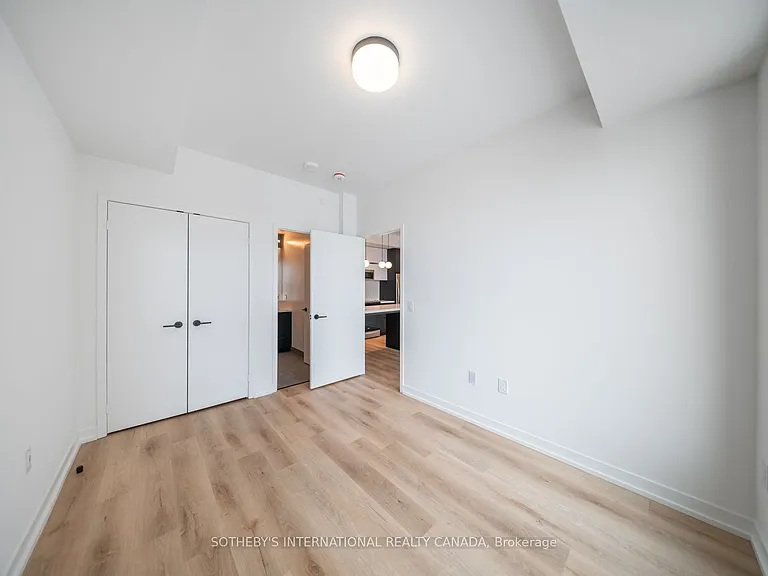 5 York Rd #911 — Photo 16