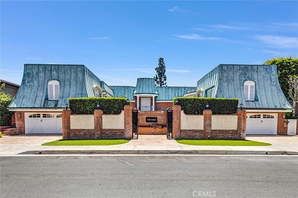 5 bed, 6894 sqft, $40,000 — Photo 1