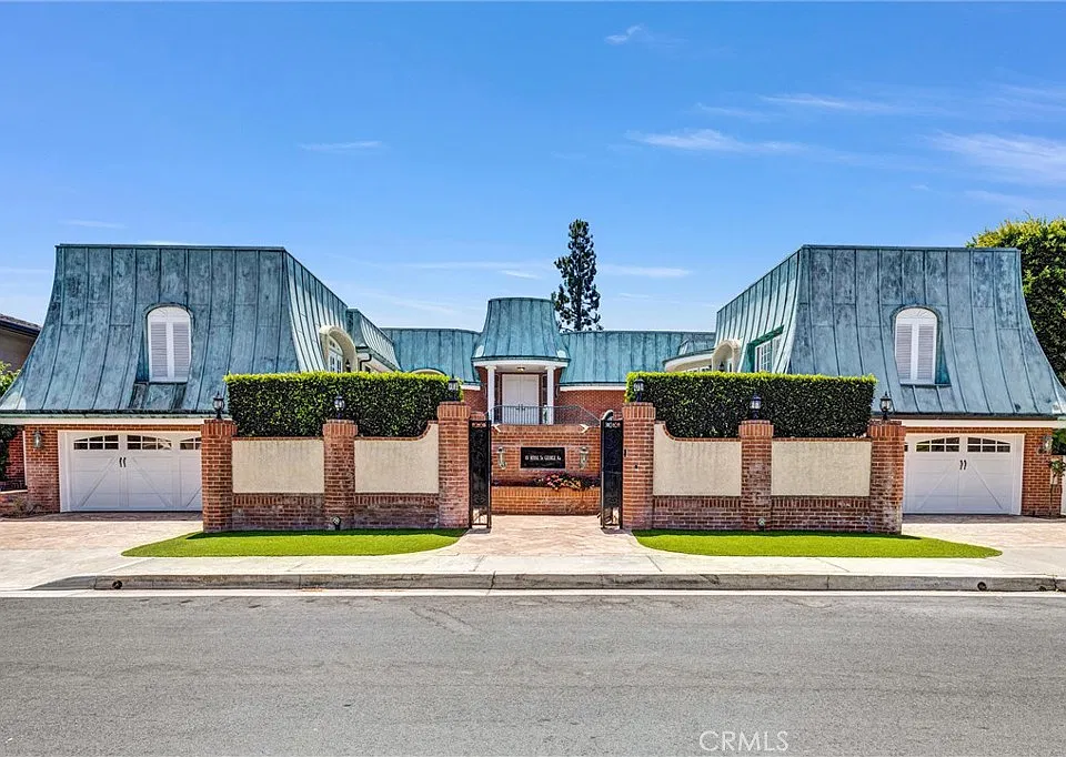 81 Royal Saint George Rd