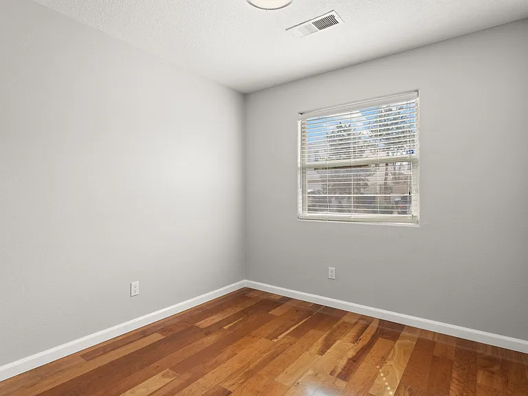 7127 Calle Alegria NE — Photo 12