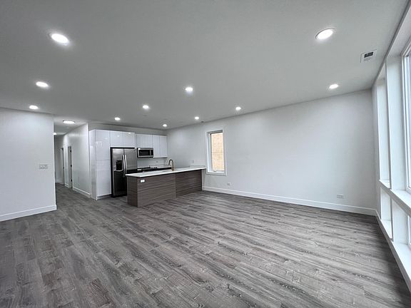 2nd image of 1651 S California Ave #2