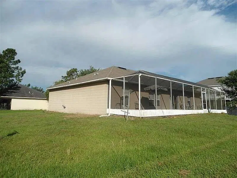 3 bed, 2.0 bath, 1600 sqft, $1,800 — Photo 3