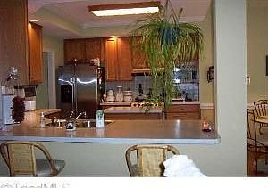 5th image of 6105 Great Oaks Dr
