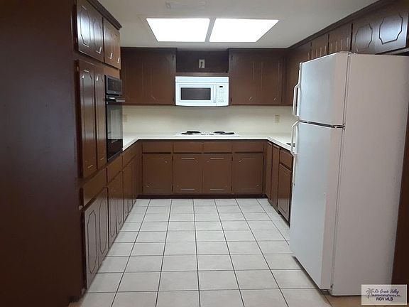 4th image of 2501 Treasure Hills Blvd APT 2