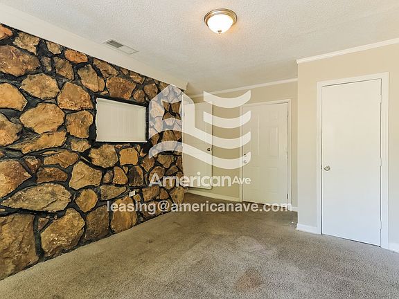 1033957_003_living_room_4.jpg