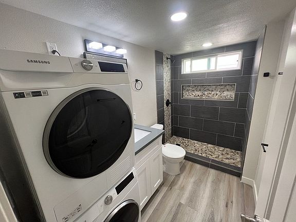 5th image of 3755 47th St APT 4