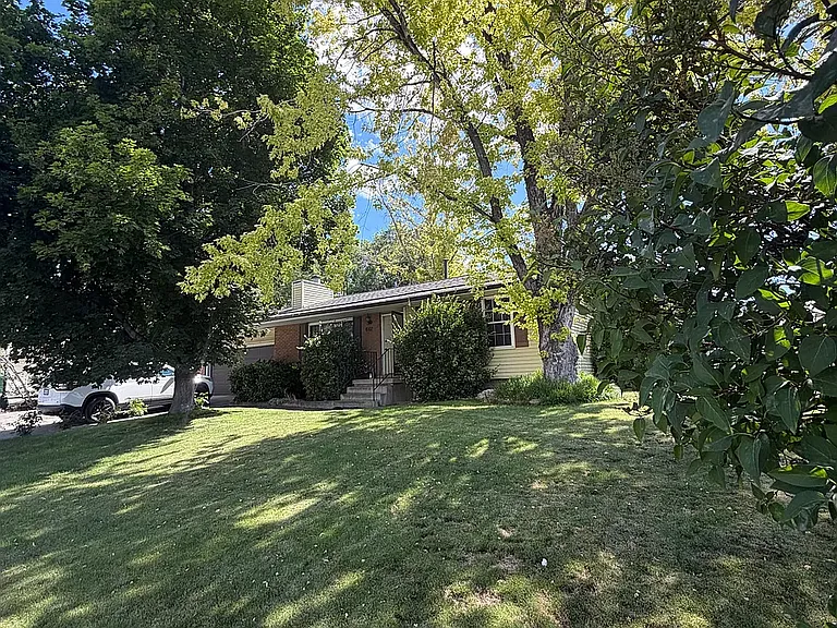 661 S 1200 W — Photo 1