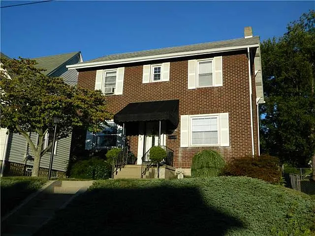 362 Pershing Dr photo 1