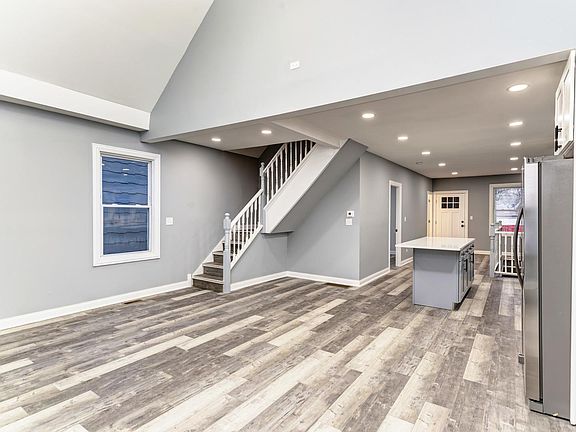 5th image of 6809 S Claremont Ave
