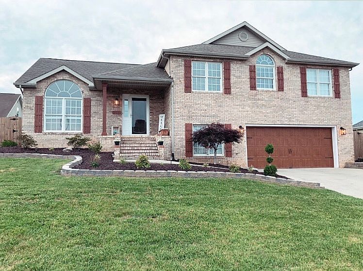 1st image of 212 Trace Ct