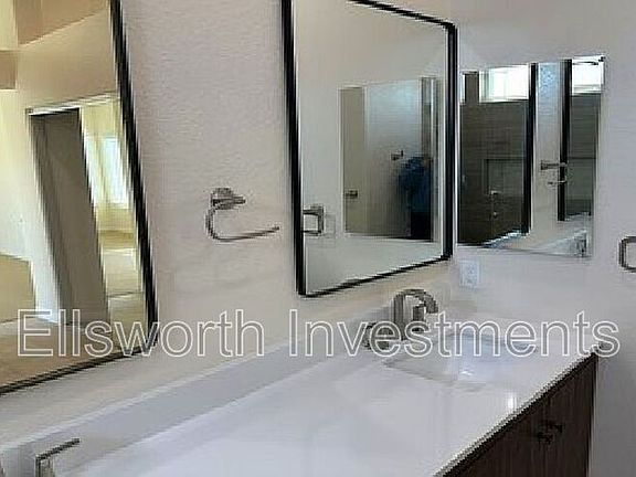 4th image of 721 Martos Pl
