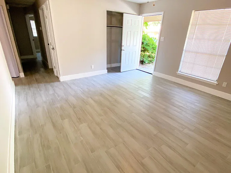 1016 Carroll St — Photo 3