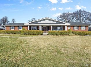 1305 Waverly Dr, Collinsville, IL 62234