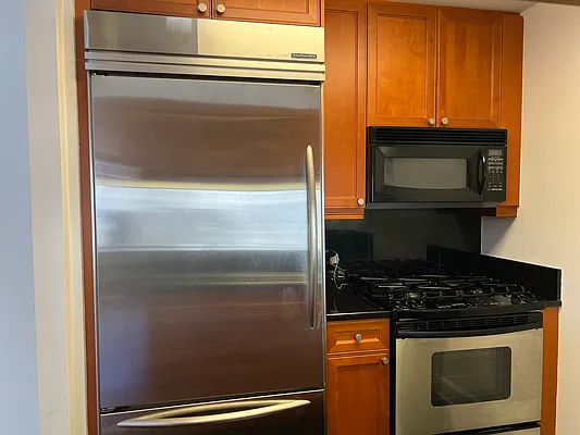 Rented by SERHANT. | media 29