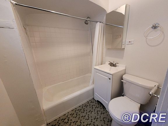 4th image of 4630 N Ashland Ave #Agw