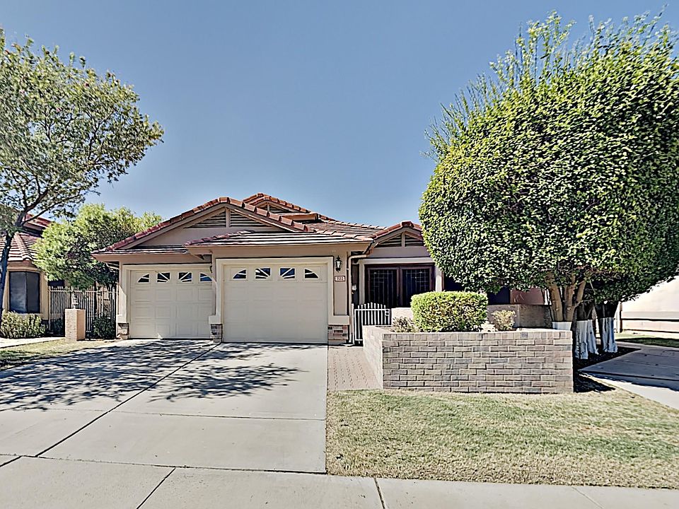 1st image of 722 N Meadowlark Ln