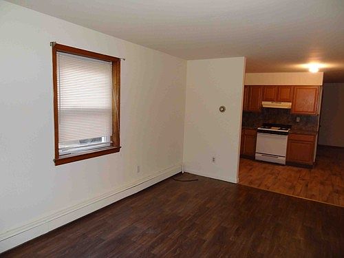 1st image of 8 Lincoln Ave
