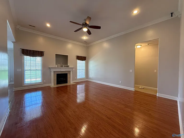 225 Pennsylvania Ave — Photo 11