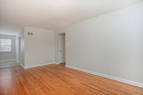 2nd image of 6224 Sunshine Dr APT 1E