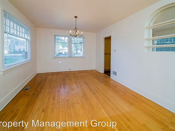 3rd image of 4314 113th Pl NE
