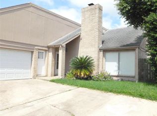 7830 Oakington Dr, Houston, TX 77071