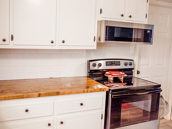 3rd image of 129 Bowie Cir