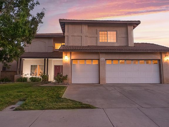 A Exterior Front Twilight 01