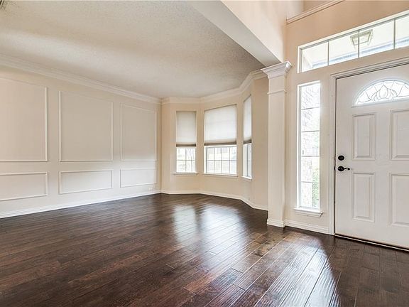 2nd image of 3108 Southwood Dr
