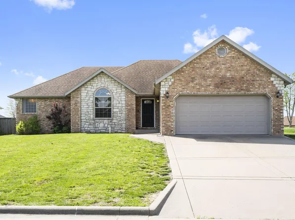 300 E Cypress Street, Clever, MO 65631