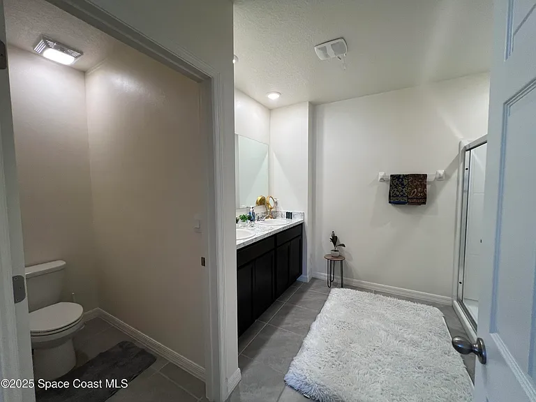 976 Trinity St — Photo 35