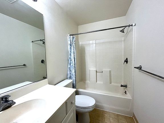 5th image of 91-1031 Kaimalie St APT 4J3