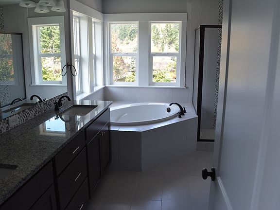 5th image of 10010 9th Avenue Court East