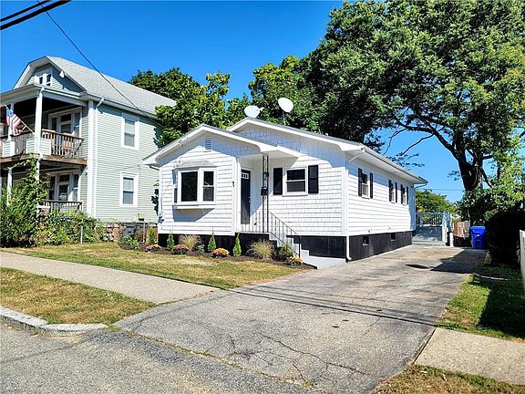4th image of 47 Huxley Ave