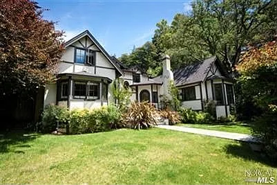 19 Hillside Ave photo 1
