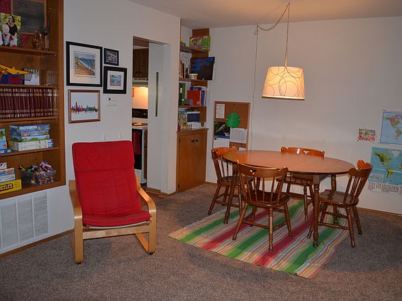 2nd image of 1652 River Ln