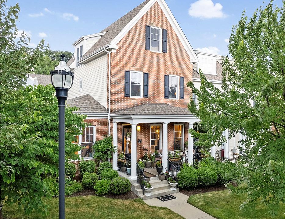 1st image of 1641 Overton Ln