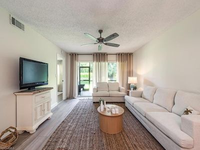 669 Squire Cir APT 101, Naples, FL, 34104