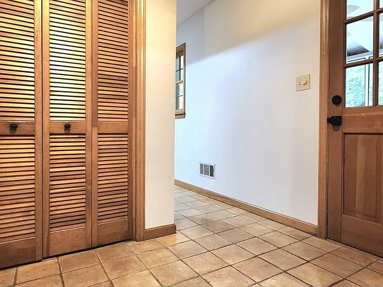 11165 Wilshire Chase Dr — Photo 40