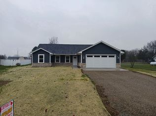 592 Lakengren Dr E, Eaton, OH 45320