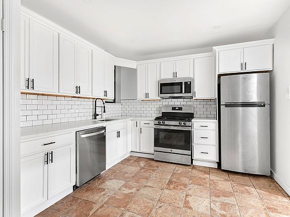 4th image of 741 Mac Donough St #D2