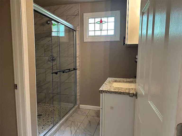 1404 Forest St #B — Photo 11