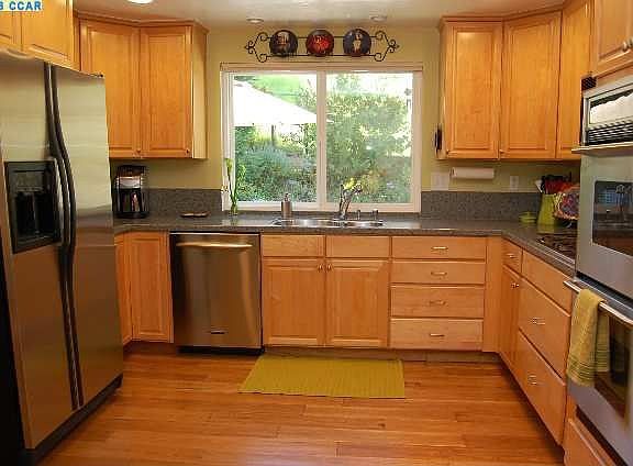 4th image of 2625 Lavender Dr