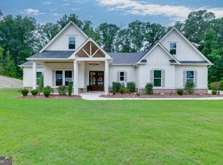 1077 Riverstone Dr, Social Circle, GA 30025